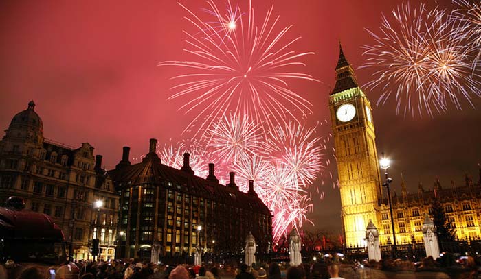 Bildergebnis für London New Year's fireworks 2018