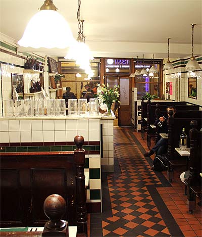 Scotland meets Islington - test driving Bonnie and Wild in Islington