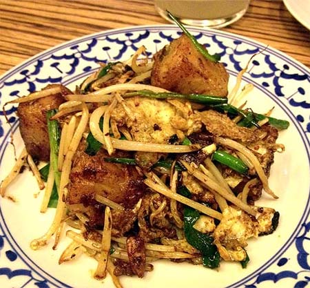 Alan Yau does Thai food in Islington - we Test Drive Naamyaa Cafe