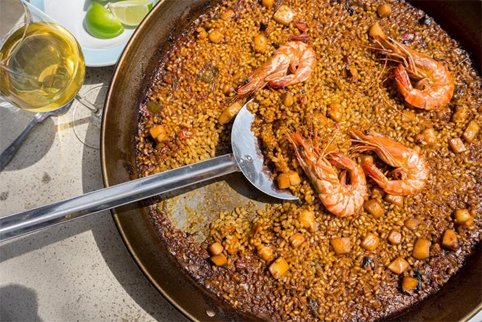 Trangallan launches paella weekends in Stoke Newington
