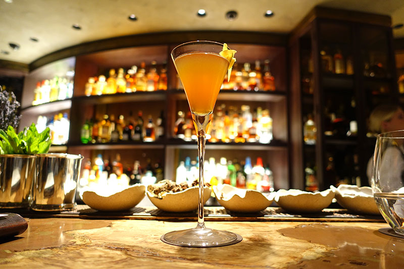 bar
