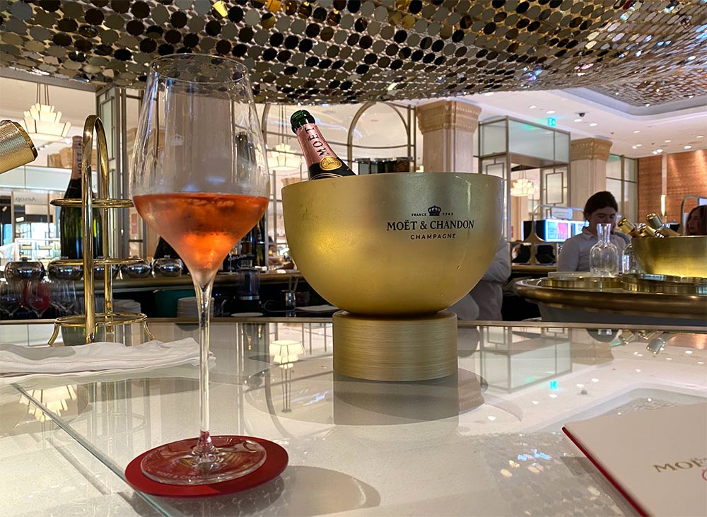 moet et chandon champagne bar at harrods review