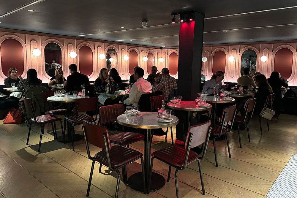 Test Driving Café Kitty - the Kitty Fisher's team go to the cabaret
