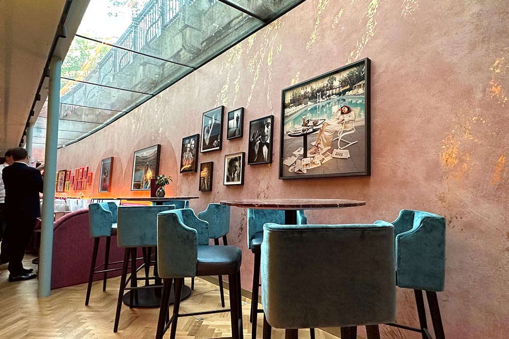 larrys bar at the national portrait gallery review london