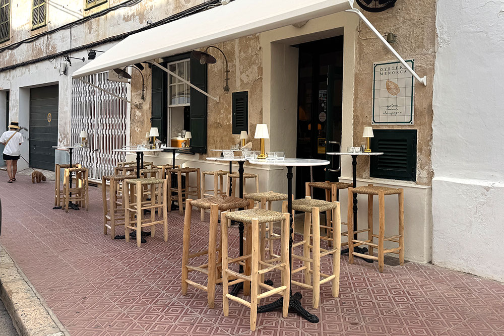restaurant