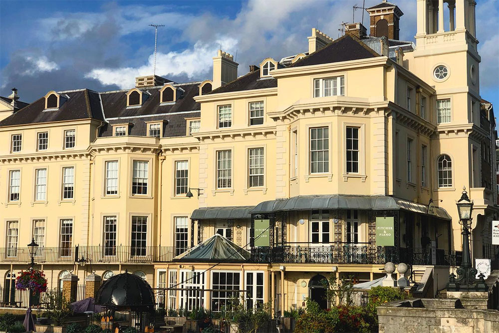 gold notting hill takes over pitcher and piano site in Richmond