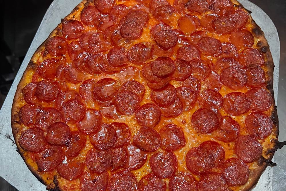 Lenny's is back, bringing classic New Haven-style pizzas to a permanent pizzeria in Covent Garden 