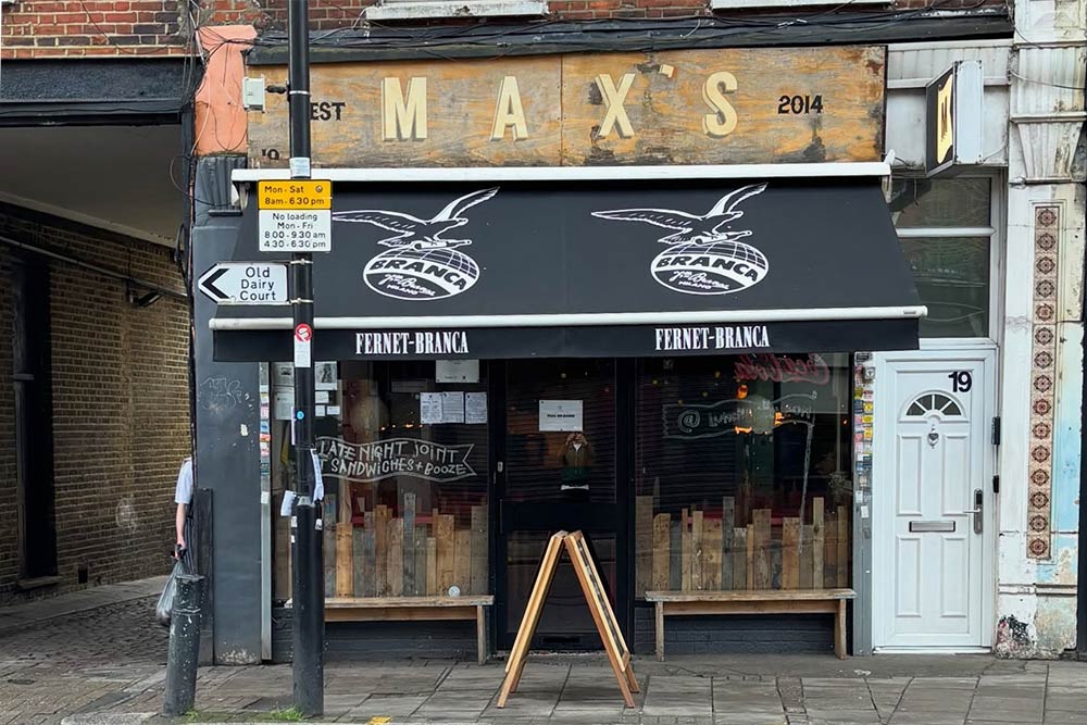 max's sandwich shop hotdogs