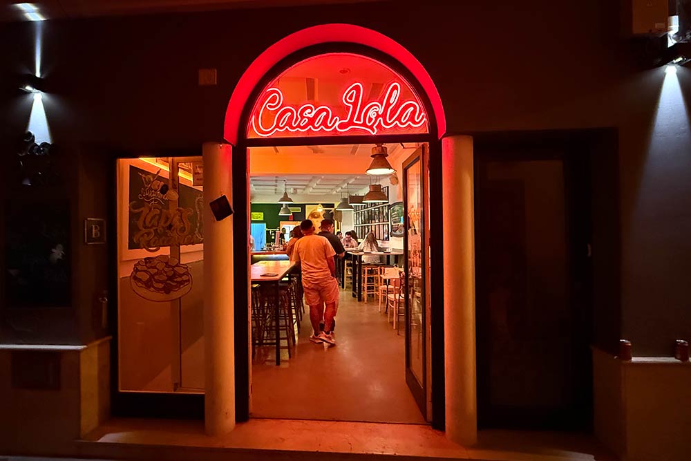 Ultramarinos Casa Lola