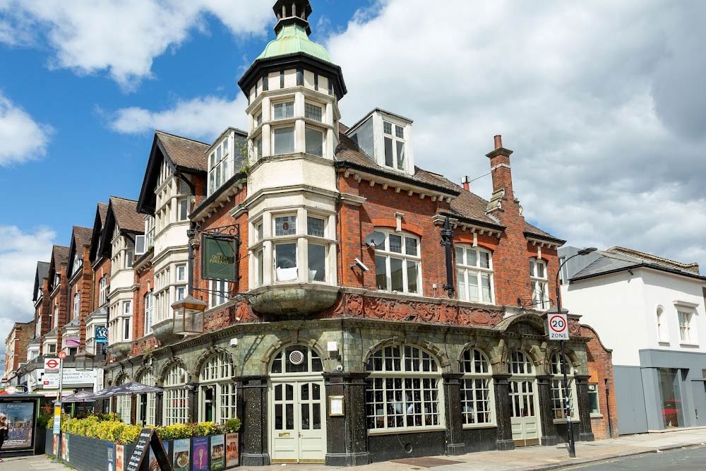 The Talli Queen is The Queen Adeleide in Shepherd's Bush reborn as an Indian pub by chef Avi Shashidhara