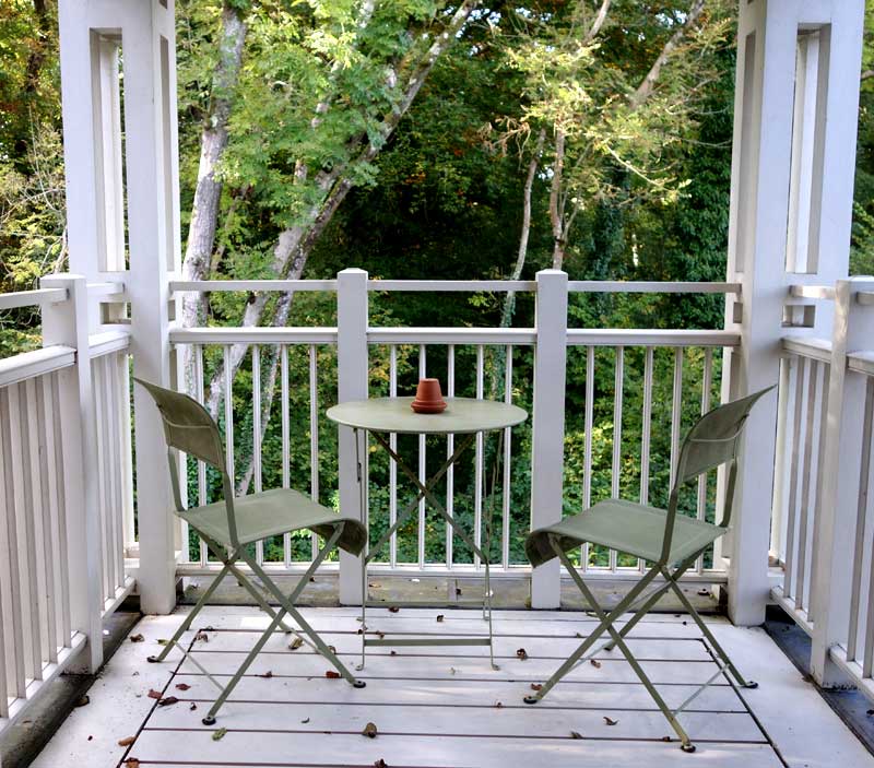 balcony