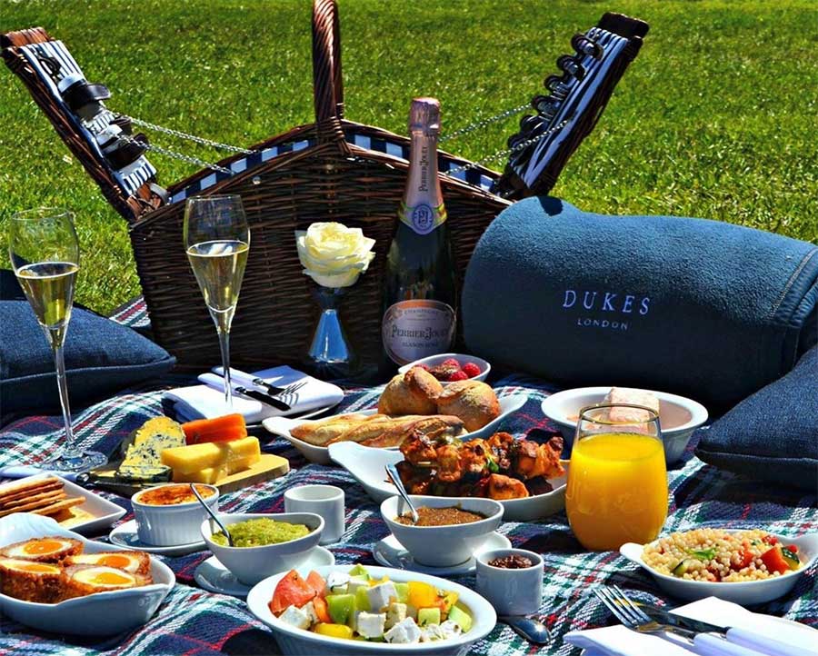 Where to order a readymade picnic in London Hot Dinners