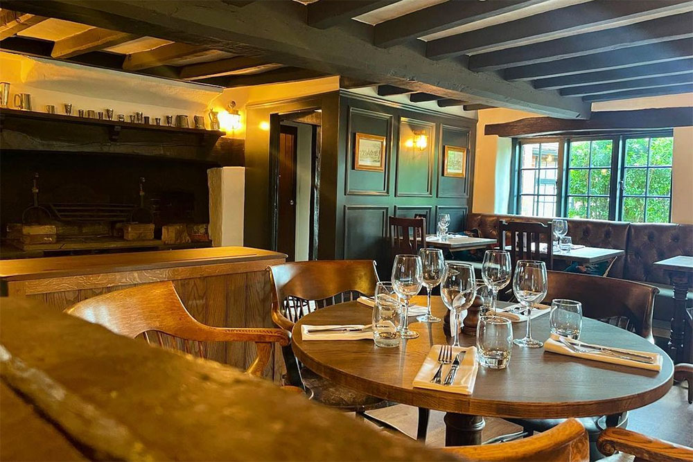 best country pubs near London