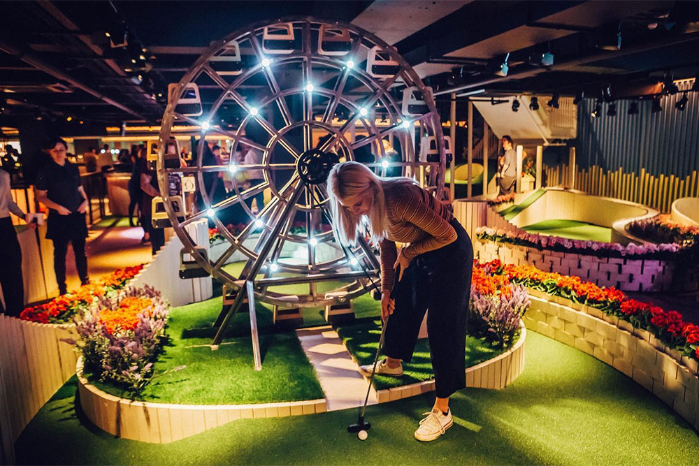 bars with games for groups in london