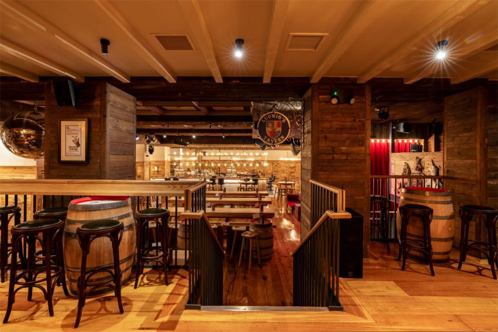 bars open late in london
