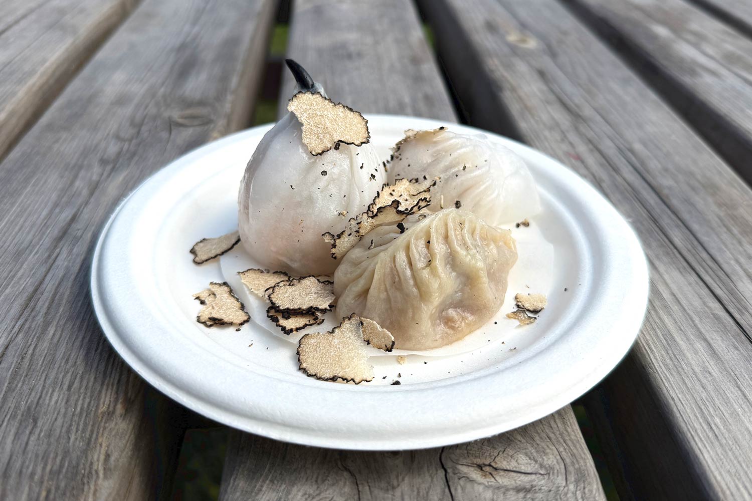 Dumplings' Legend - Lobster black truffle, whole crab claw, wagyu beef and black truffle