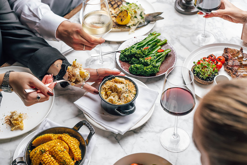 Get 25% off the new free-flowing Prosecco Sax & the City brunch at NYnLON in Blackfriars