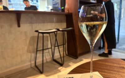 Test Driving Luna - a Thameside wine bar forging its own path