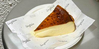 Gaztela brings Basque cheesecakes (including a blue cheese version) to Notting Hill