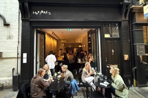 Test driving Marjorie&#039;s - a wine bar with lots of Parisian style in Soho